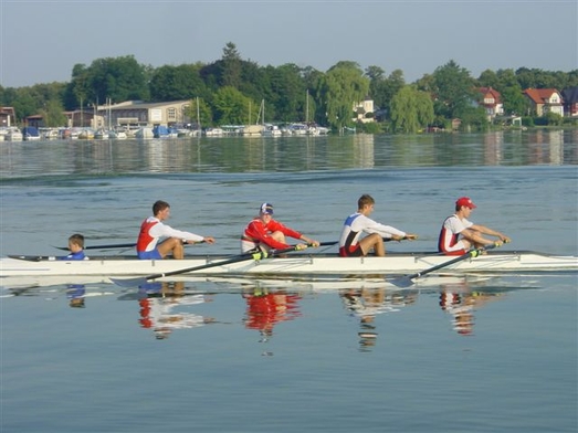 Junioren-Vierer mit Steuermann